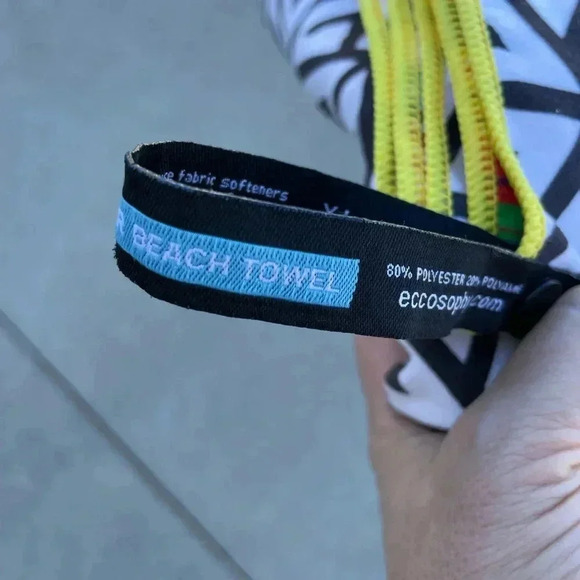 ECCOSOPHY Microfiber Beach Towel Colorful Stripes Lightweight Extra Large - Picture 5 of 6